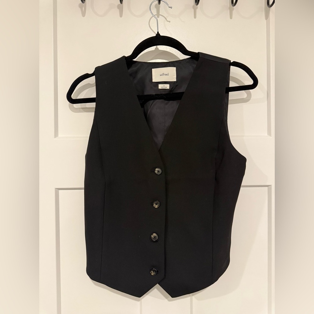 Aritzia Black Button-Up Vest